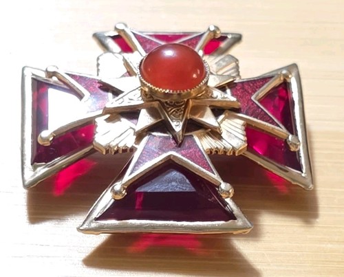 1960 Accessocraft Goldtone Red Czech Glass Cabochon Enamel Maltese Cross Brooch - Picture 5 of 10