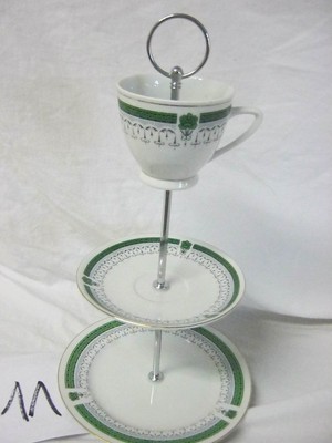 Etagere Aus Altem Porzellan Sammeltasse 2 Und 3 Stockig Unikat Grun Ebay