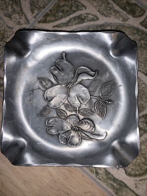 Vintage Ashtray Wendell August Forge Beautiful Flowers 1966