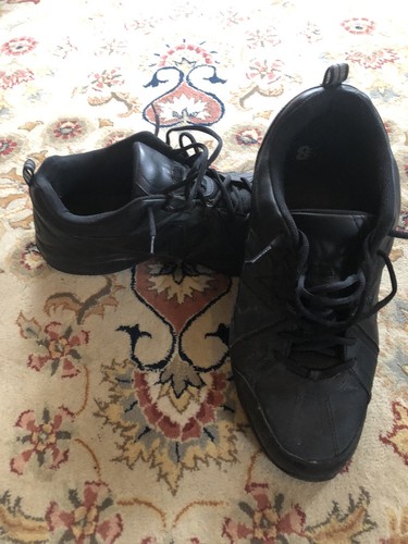 Balance 17 2E Cross Trainer Shoes 