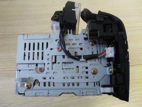OEM 2004 - 2009 Mazda 3 AM FM Receiver Radio CD Player Stereo Unit 14792971 - Picture 5 of 5