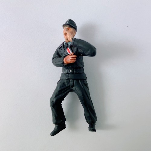 1:32 Scale 21st Century Toys Ultimate Soldier WWII Tank Crew Commander - Picture 1 of 2