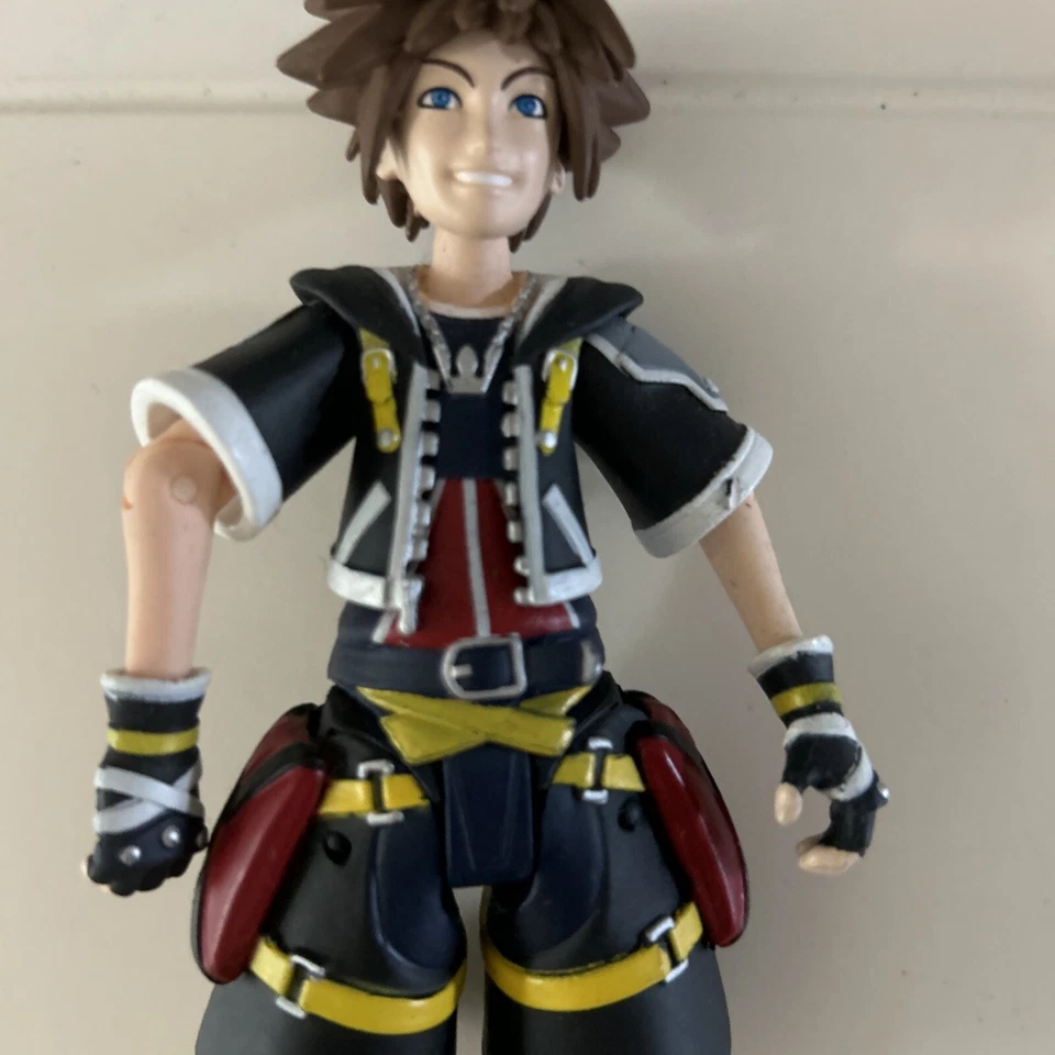 Figura de acción de juguete de 6,5" Disney Kingdom Hearts Sora Foto 4 de 4