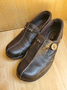 clarks button shoes