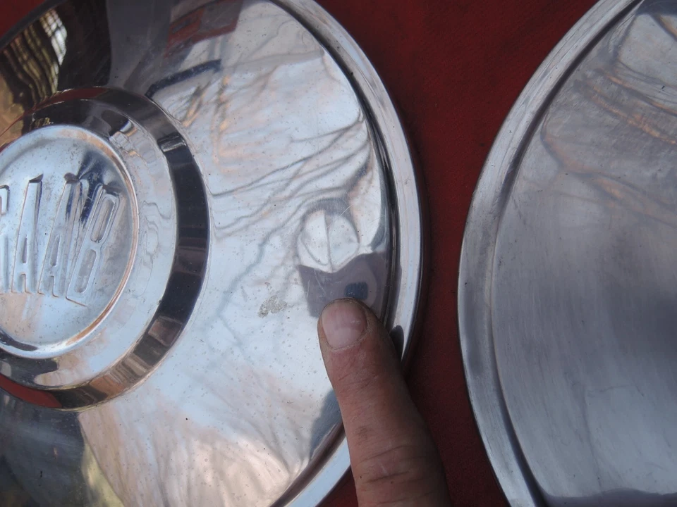 SAAB SONETT Usado Original Juego de 4 Tapacubos con SAAB Grabado para Reparar y Pulir Foto 4 de 4