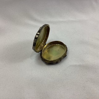Antique/Vintage 830 Silver Oval Pill Box Ornate Floral Border 10g CV#660