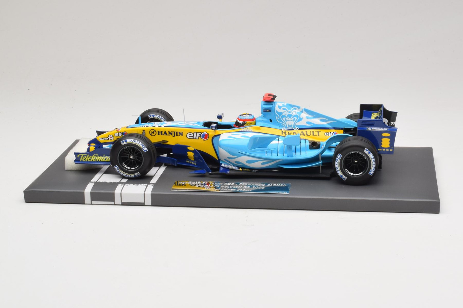 117051605 F1 Renault R25 F Alonso 2nd Place Belgian GP 2005 Minichamps 1/18