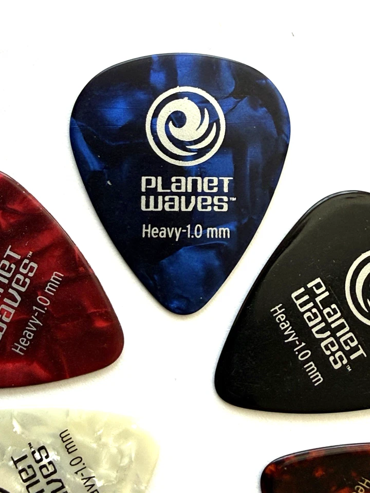 Paquete de 6 selecciones surtidas de guitarra Planet Waves de 1,0 mm pesadas (6 paquetes de mezcla) nuevas celuloides Foto 4 de 4