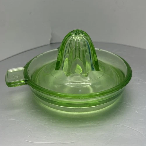 Vintage Federal Glass Green Uranium Citrus Juicer V82