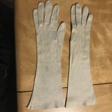 Beige Kid Gloves