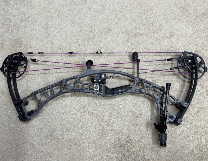 Hoyt Alpha AX-2 29 SD lt Compound Bow 30-40lb 23-27in Draw Gray/Black/Purple