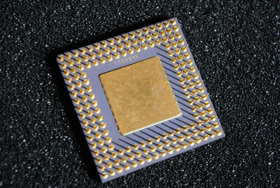 Intel i486 486DX33 Sammler CPU mit IBM Teilenummern 63G9145 PQ IBM9314 N13003A4 - Bild 2 von 3