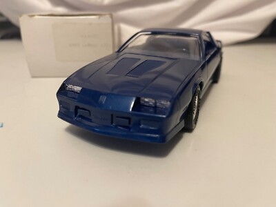 AMT ERTL 1987 Chevrolet Camaro Z-28 Dark BLUE 1:25 Dealer Promo model 6104EO