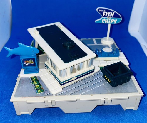 Micro Machines Travel City DRIVE THRU FISH & CHIPS Playset with Car Galoob 1987 - Bild 4 von 7