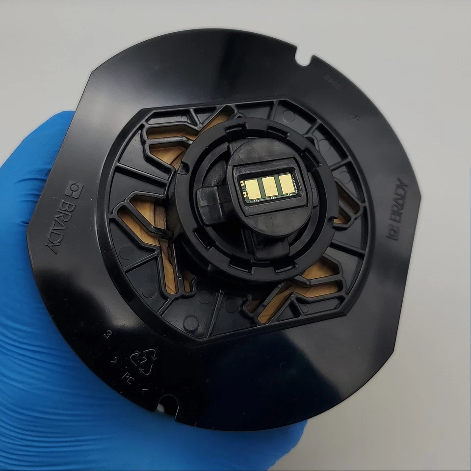 Brady B30C-3000-483-YL 3in x 100ft Label Tape Cartridge Printable Floor Marking - Imagem 4 de 4