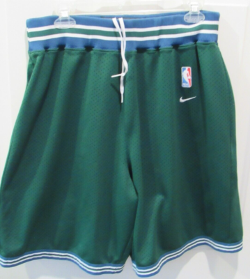 Minnesota Timberwolves NBA Basketball Shorts men's Size Large Nike