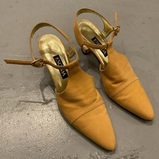 VTG 1980s Escada Womens Shoes 8AA Designer Italy Vero Cuoio Valentine Heels