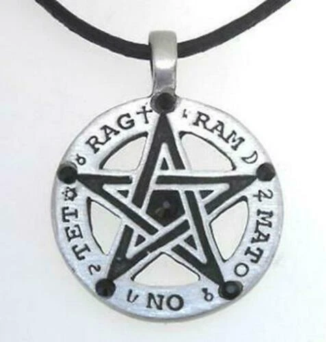 Collane e pendagli di bigiotteria neri in cristallo pietra principale cristallo