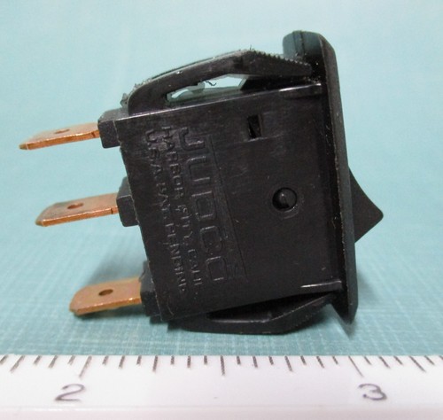 JUDCO SPDT ON-ON Panel Snap-In Black Rocker Switch 125VAC-16A 14VDC-10A JR-731-2 - Picture 2 of 4