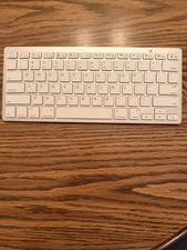 White Bluetooth Keyboard Good Condition