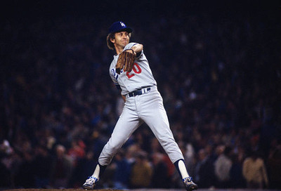 Don Sutton Los Angeles Dodgers winds up for a pitch v the New York- Old Photo 3