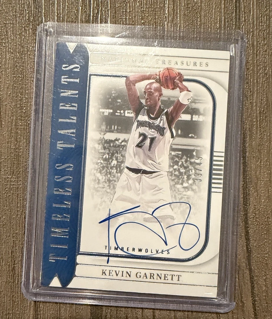 Kevin Garnett Basketball Autographed Sports Trading Cards
