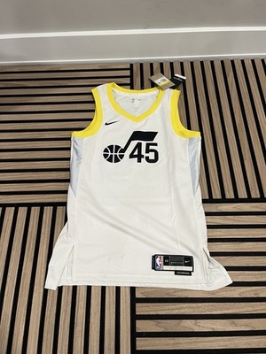 MENS NIKE SMALL WHITE/YELLOW UTAH JAZZ DONOVAN MITCHELL #45 NBA JERSEY - NWT