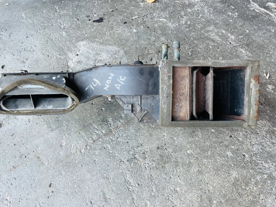 Caja de montaje AMC Javelin AMX 1971-74 sin calefacción de aire acondicionado OEM American Motors Foto 3 de 4