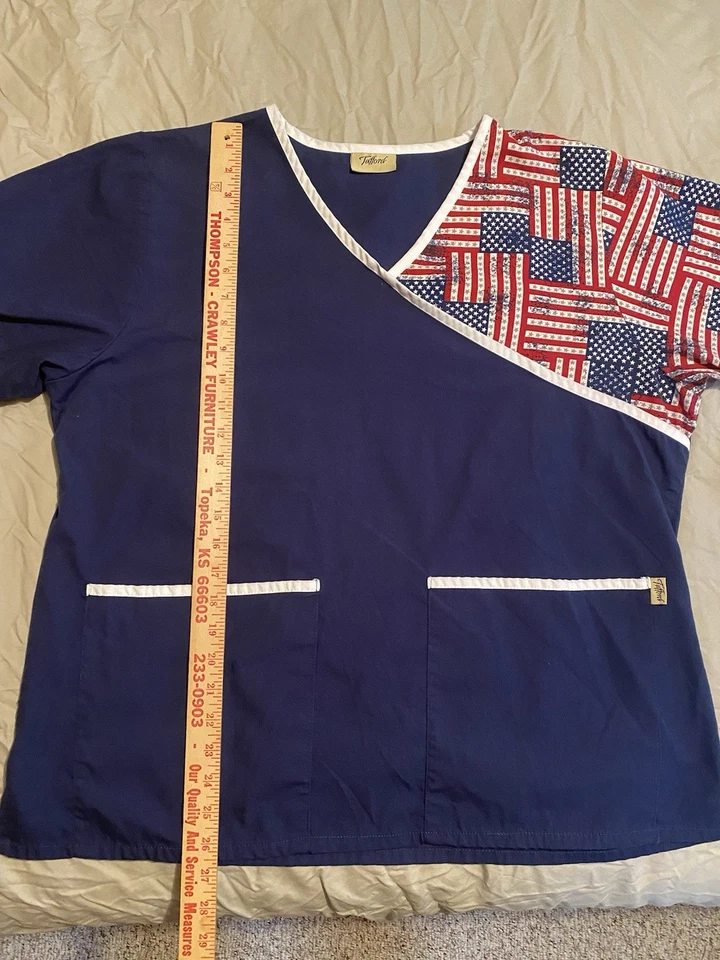 Blusa Médica Tafford Para Mujer Talla XL Bandera Americana Manga Cuello en V Bolsillos Foto 3 de 4