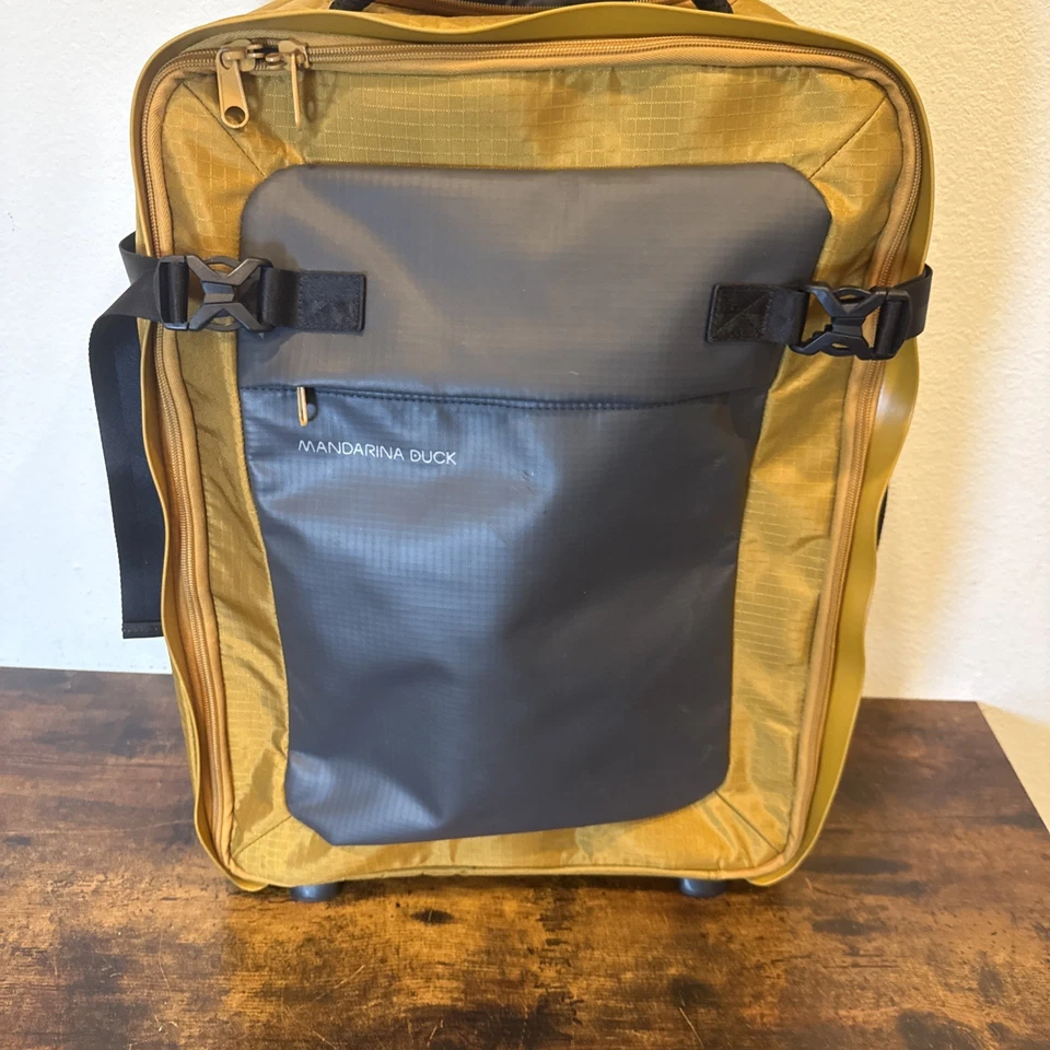Mandarina Duck Carry-On Travel Bag – 14x20x6, Two-Wheeler Gold/Gray Italy - Image 2 of 4