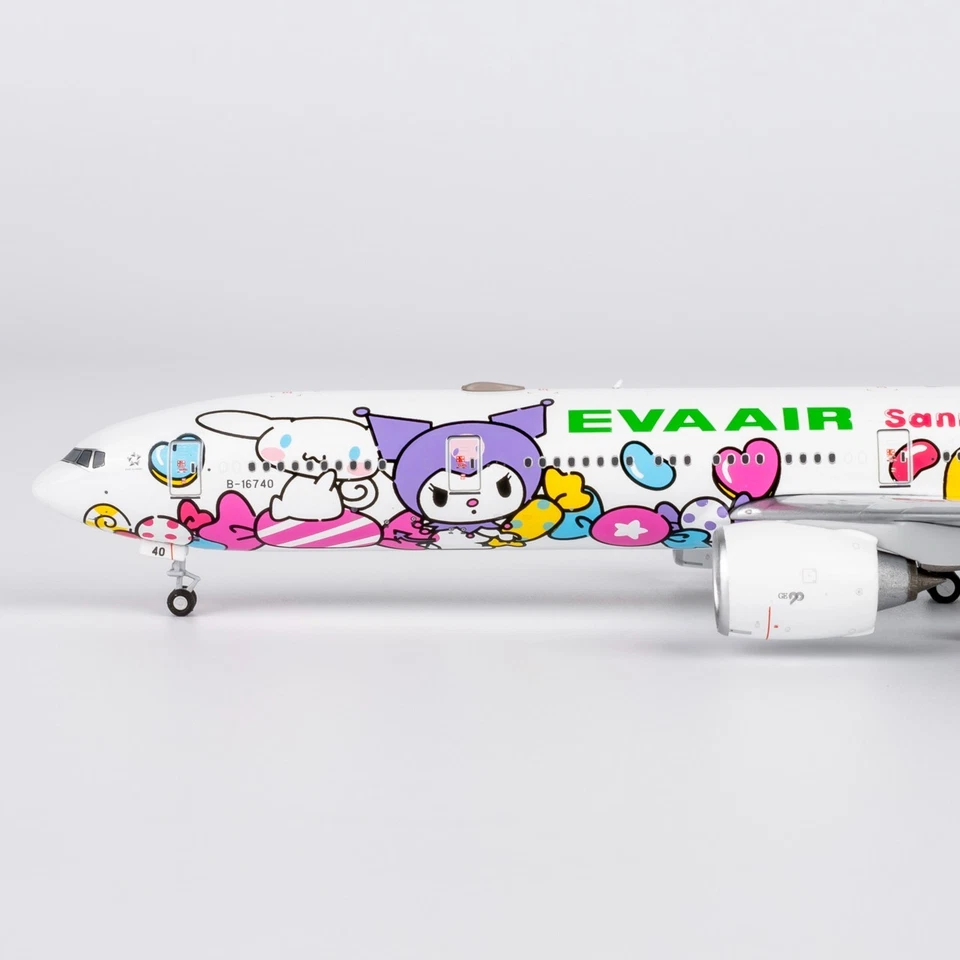 NG Models 1:400 EVA Air Boeing 777-300ER B-16740 (73073) 'Hello Kitty Sanrio' - Image 2 of 4