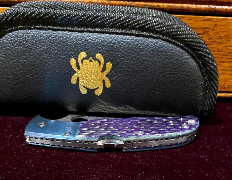 Carpeta de hueso Spyderco SPRINT RUN Endura Damasco azul jigged Foto 3 de 3