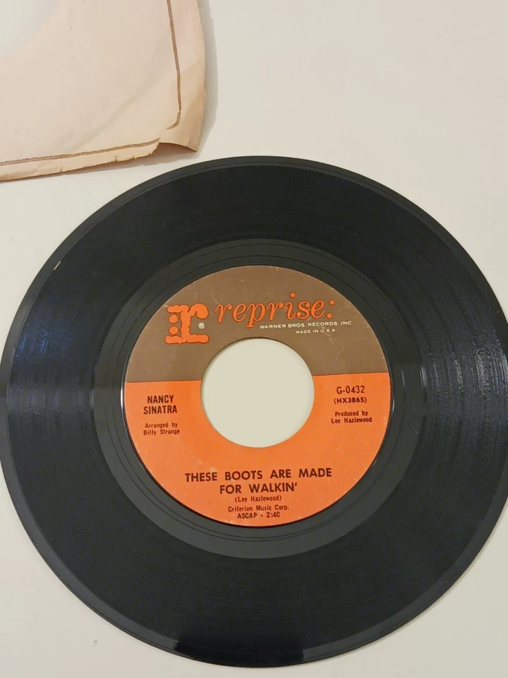 Lot 2x Nancy Sinatra These Boots Are Made For Walking & Darlin Secret Agents 45 - Image 4 of 4