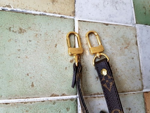 Louis Vuitton Monogram Adjustable Strap 1.6 138328534 - Picture 3 of 4