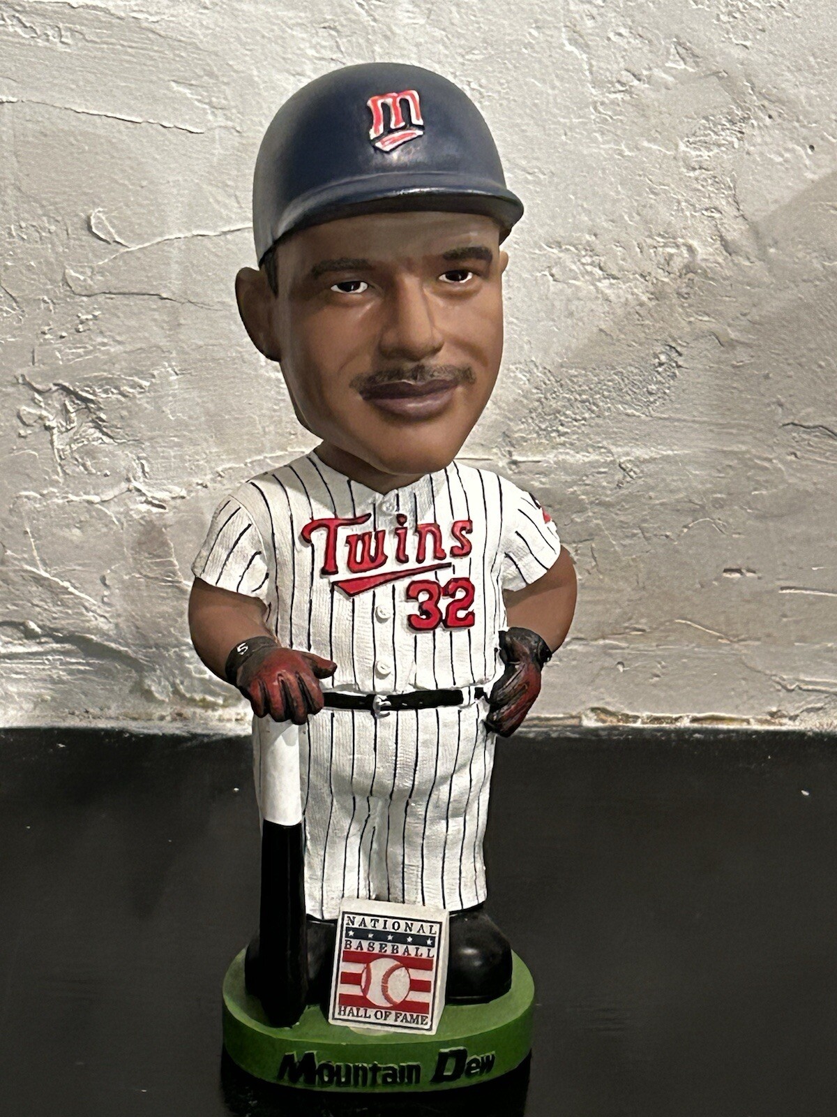 2001 DAVE WINFIELD MINNESOTA TWINS SGA Bobblehead w COA Card In Original Box