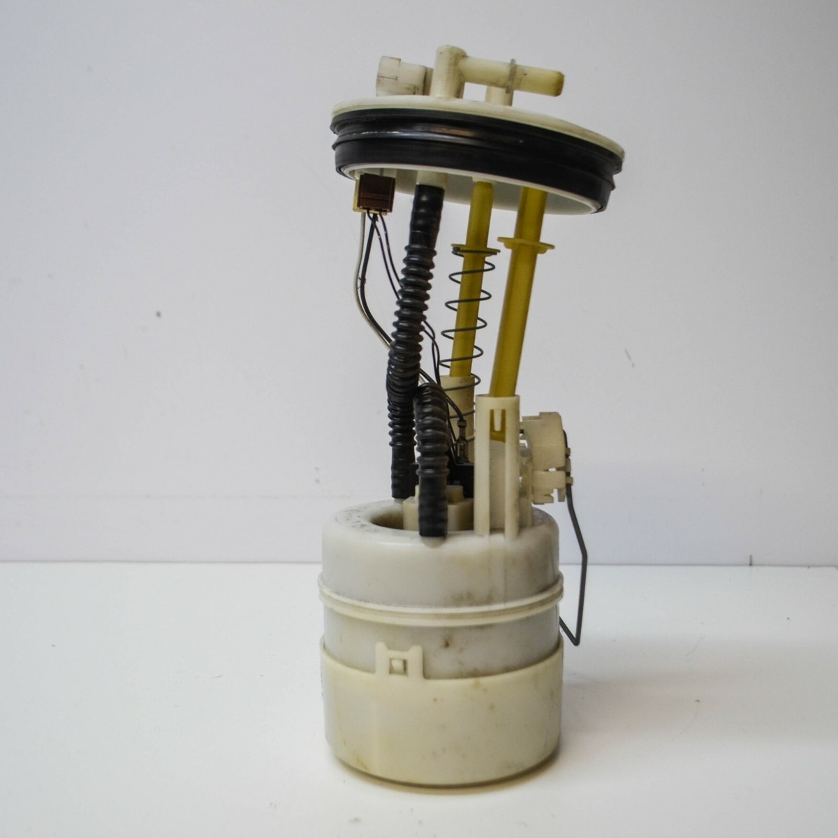 Pump Fuel / 17040JD01D/09756329900/4543504 For Nissan