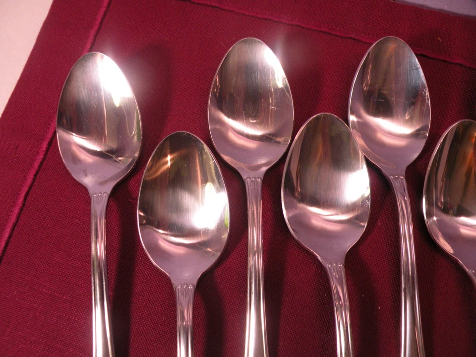 Juego de 11 cucharas soperas ovaladas International CANFIELD de acero inoxidable 7 1/2 GF4 Foto 2 de 4