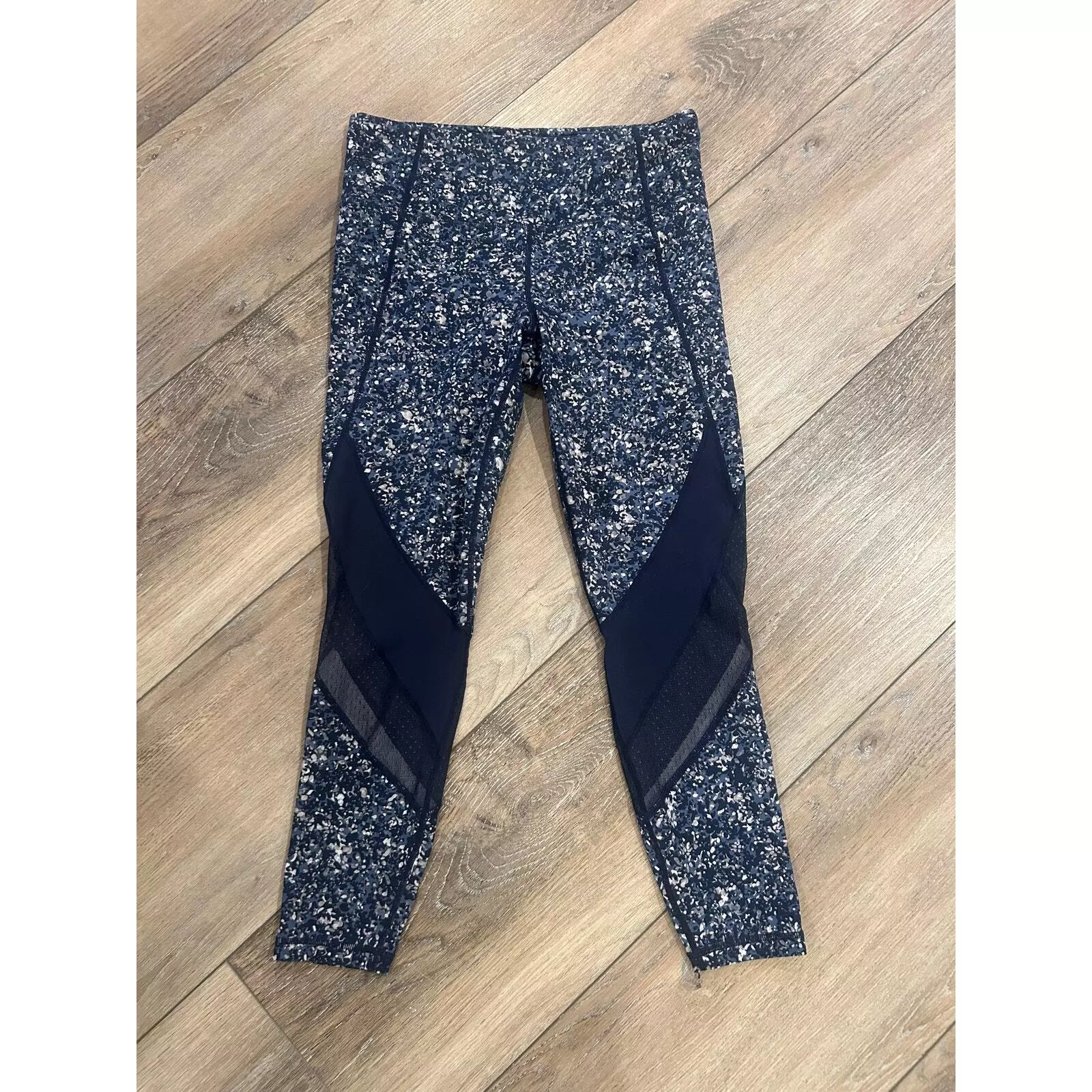 athleta salutation mesh panel waistband pocket leggings