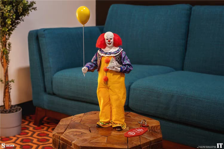 SideShow Stephen King's It Statue Model In Stock Collection RARE Gift