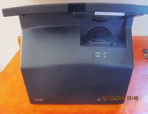 Smart UX80 DLP Ultra Short Projector/mount