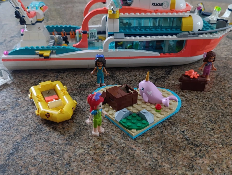 LEGO Friends 41381 Le bateau de sauvetage - Photo 2/4