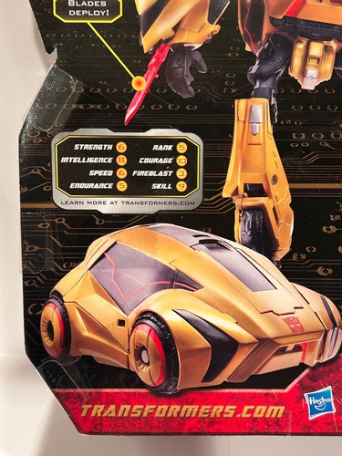 Transformers Generations Deluxe Class Cybertronian Bumblebee - Picture 13 of 14