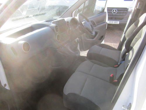 2018 Peugeot Partner 850 1.6 BlueHDi 100 Professional Van [non SS] PANEL VAN Die - Picture 10 of 15