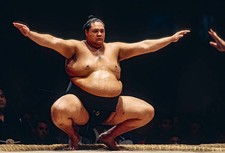 Akebono Taro born in Hawaii as Chad Rowan performs a ritual prior - Old Photo 6