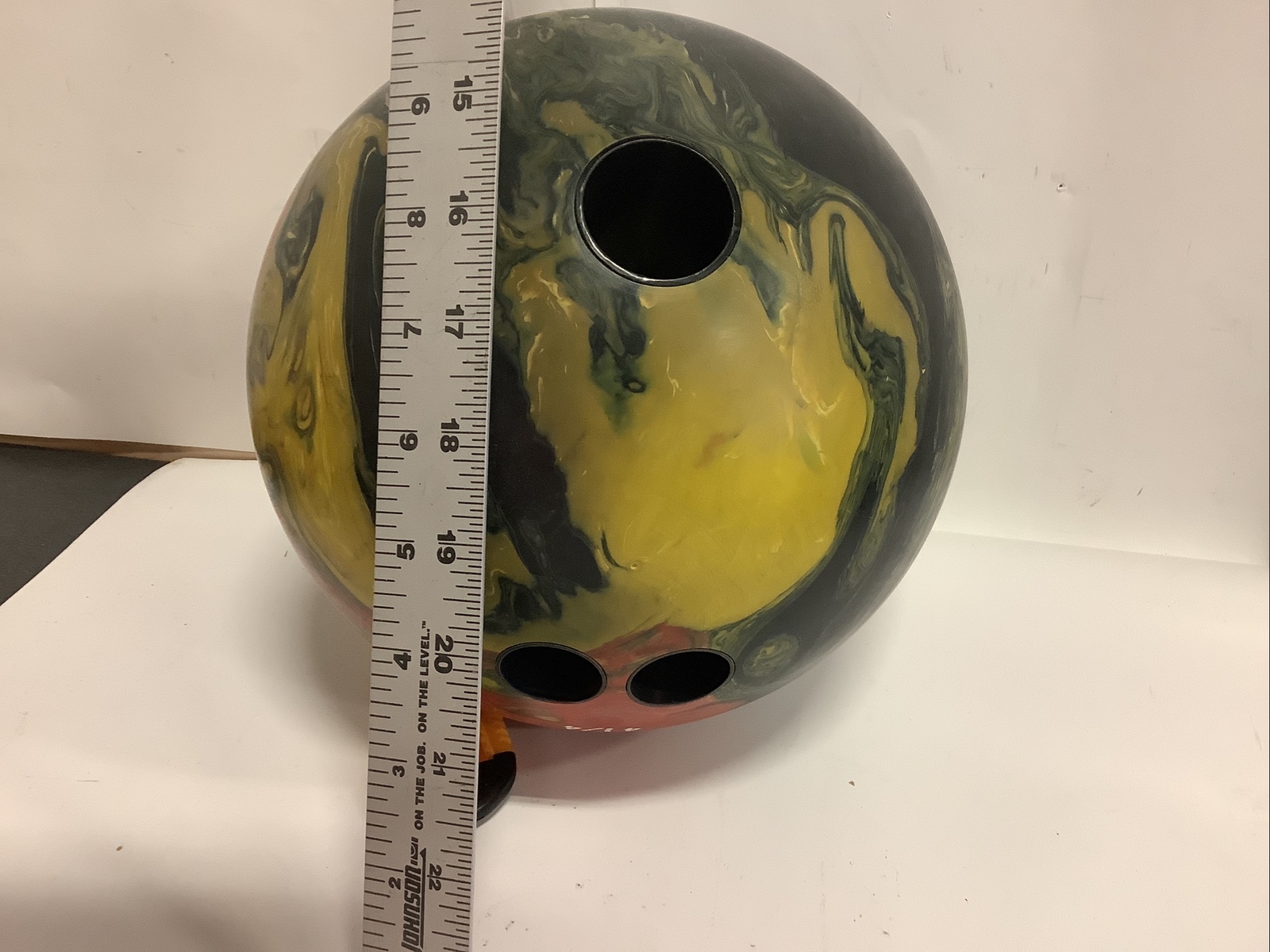 MOTIV 15lb USBC Bowling Ball 41/4 WBN0945 eBay