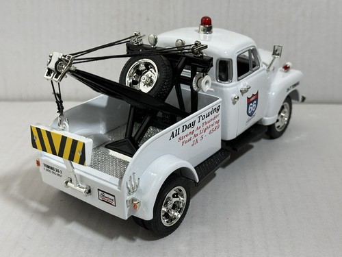 JADA SHOWROOM 1953 CHEVY WRECKER TOW TRUCK WHITE 1:24 DIECAST MODEL NEW NO BOX - Picture 6 of 12