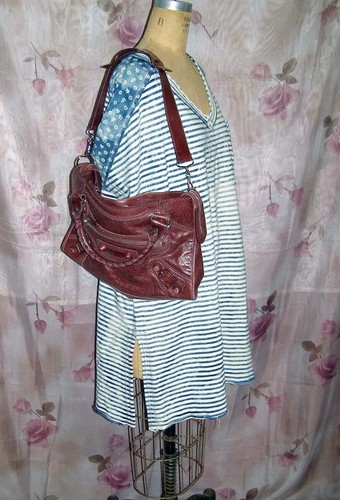 Balenciaga City distressed leather shoulder bag DARK RED/MAROON/CRANBERRY color - Picture 4 of 20
