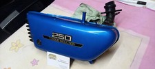 Yamaha RD 250 Typ 352 Öltank Seitendeckel links blau original Verkleidung