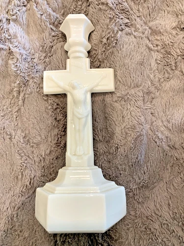 Milk Glass religious crucifix candleholder easter unused, no wax vintage