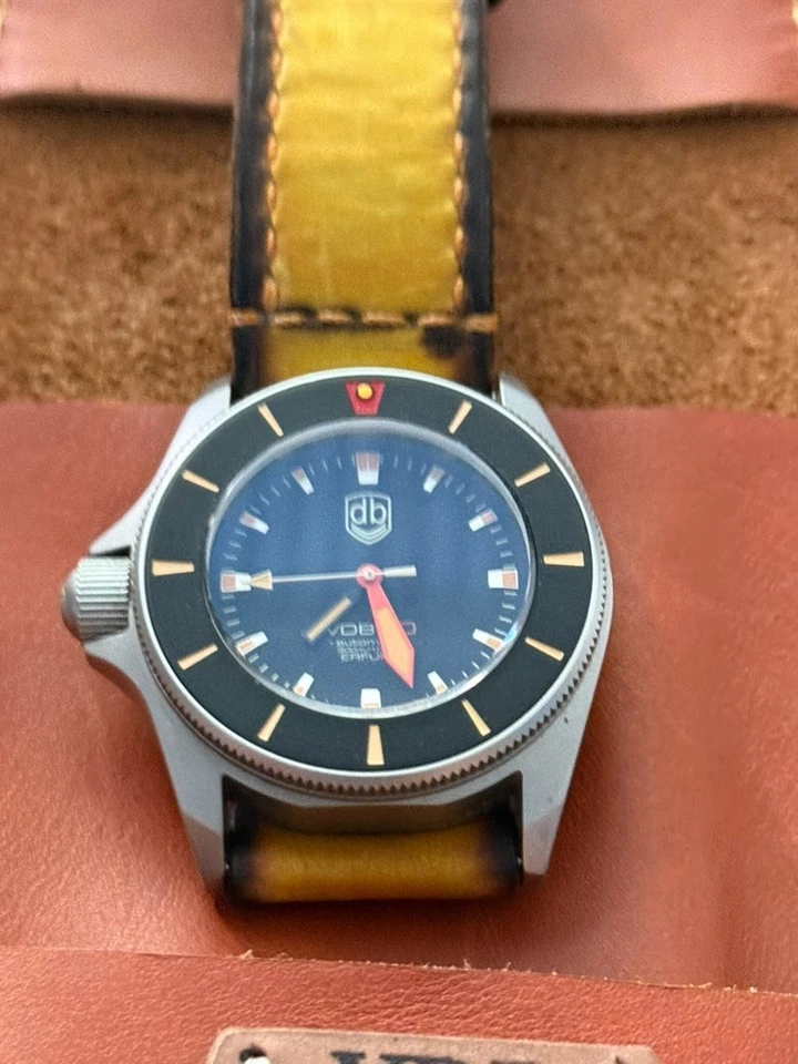 VINTAGE VDB 2020 KAMPFSCHWIMMER BRUSHED 300M DIVER 46MM MILITARY SWISS ETA 2824 - Image 3 of 4